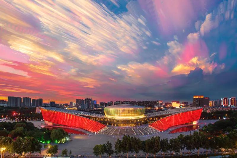 若主场落在航海体育场，草皮窄易让客队发挥受影响。河南队联赛无忧，足协杯有七成夺冠