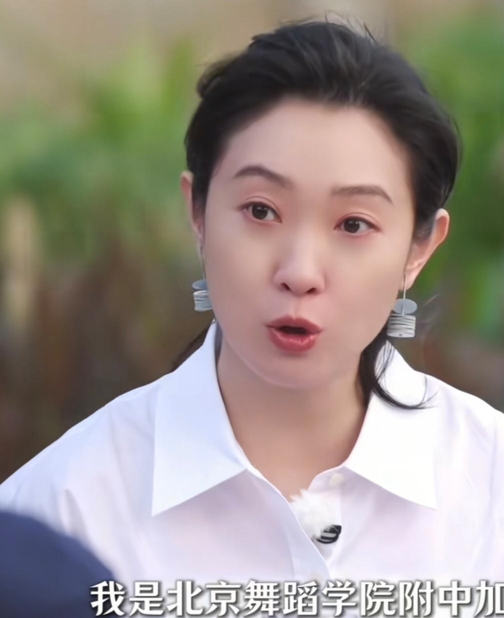 王佳佳：“我是北京舞蹈学院附中加大学10年，是真正在北京舞蹈学院长大的小孩，因为