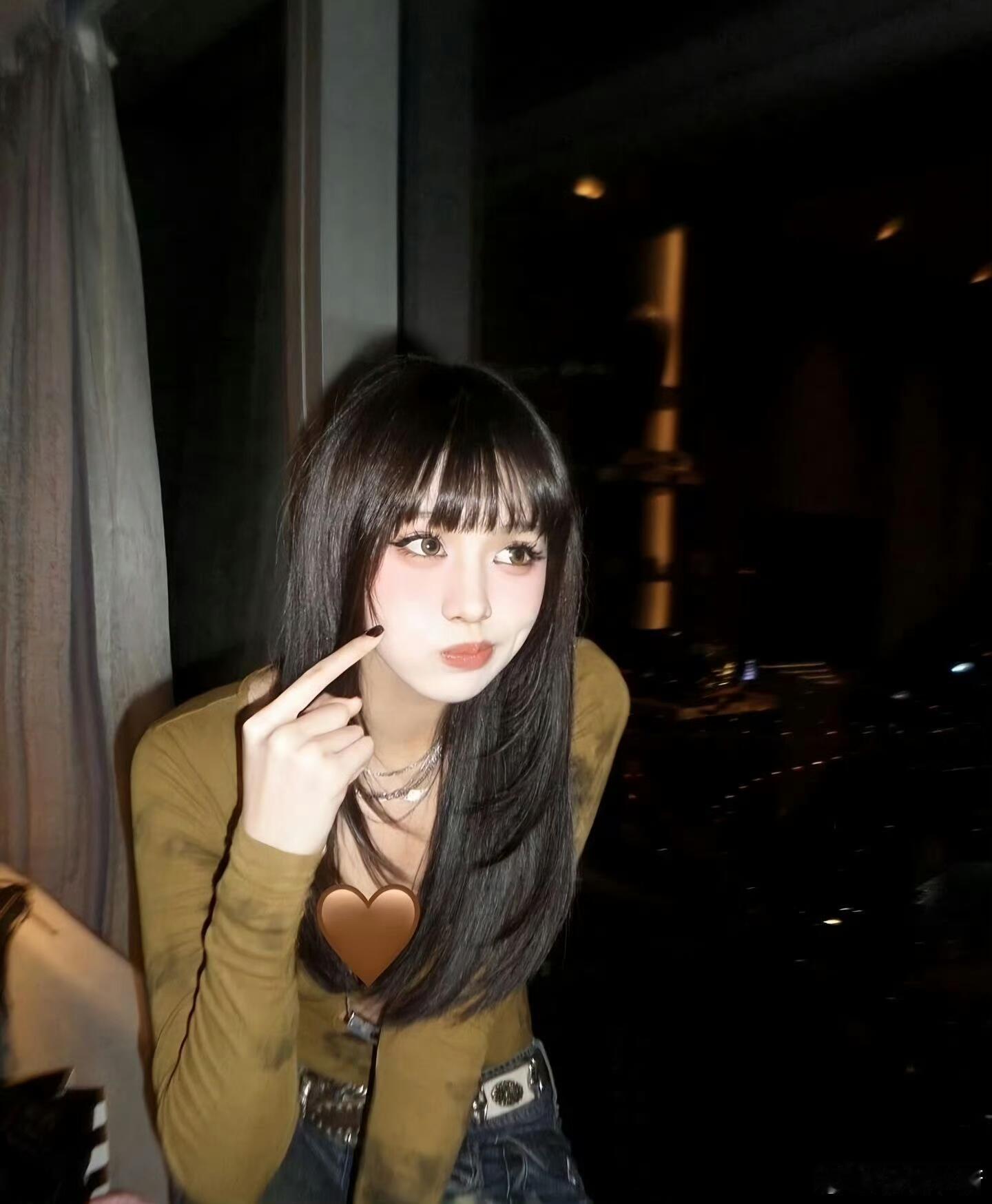 汪峰大女儿超模基因小苹果完美复刻了妈妈的好基因，身材颜值双在线，比爸妈还养眼！