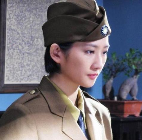 1938年，41岁戴笠借口加班，把秘书余淑衡，带到了卧房，戴笠递给她一杯咖啡：“