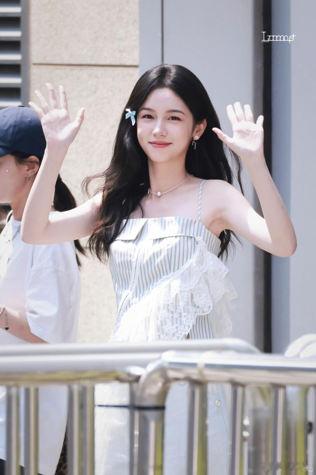周也这套好清爽啊🤤很日常的夏季穿搭～期待这期hi6！周也｜hi6​​​