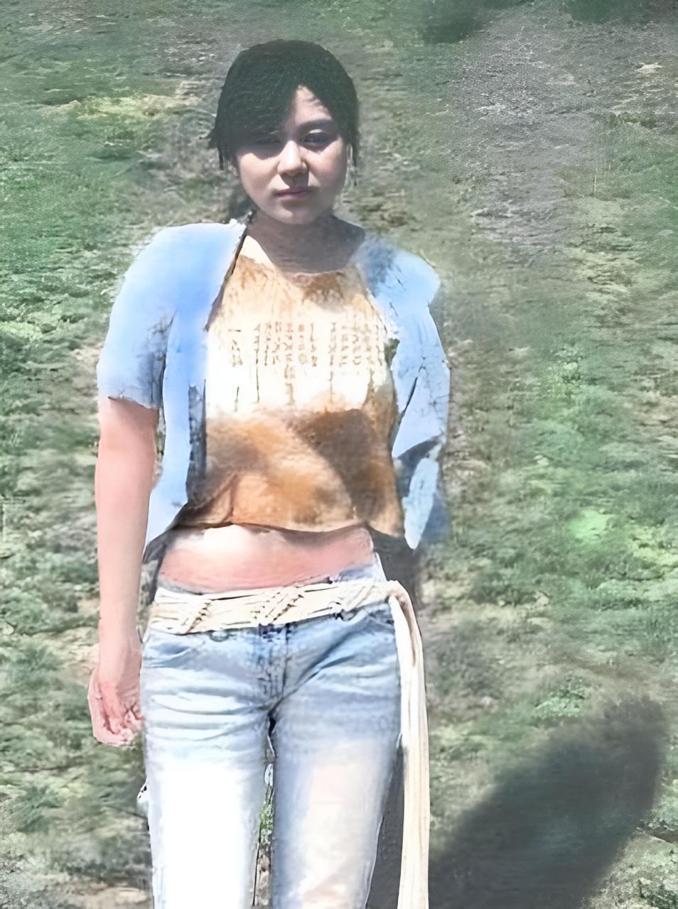 她两度遭受非人折磨，犯了大罪自首都没用，刚满22岁就被枪决。任雪，1971年生