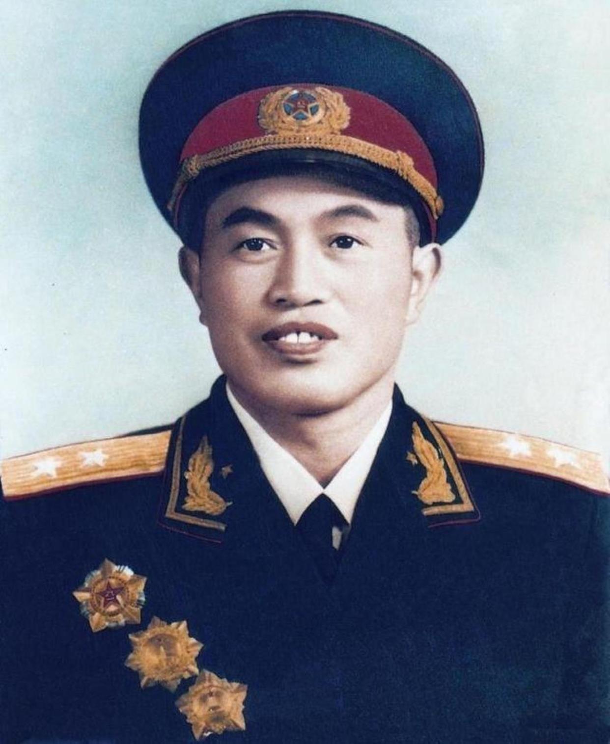 1946年，皮定均率6000人，被30万国民党军团团围死。联系不上主力，联系