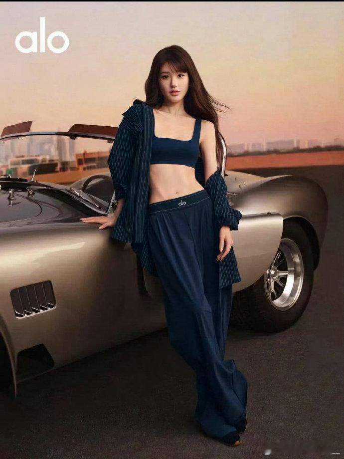 运动品牌ALO为三位女明星拍摄商务宣传照宁艺卓｜赵露思｜金智秀