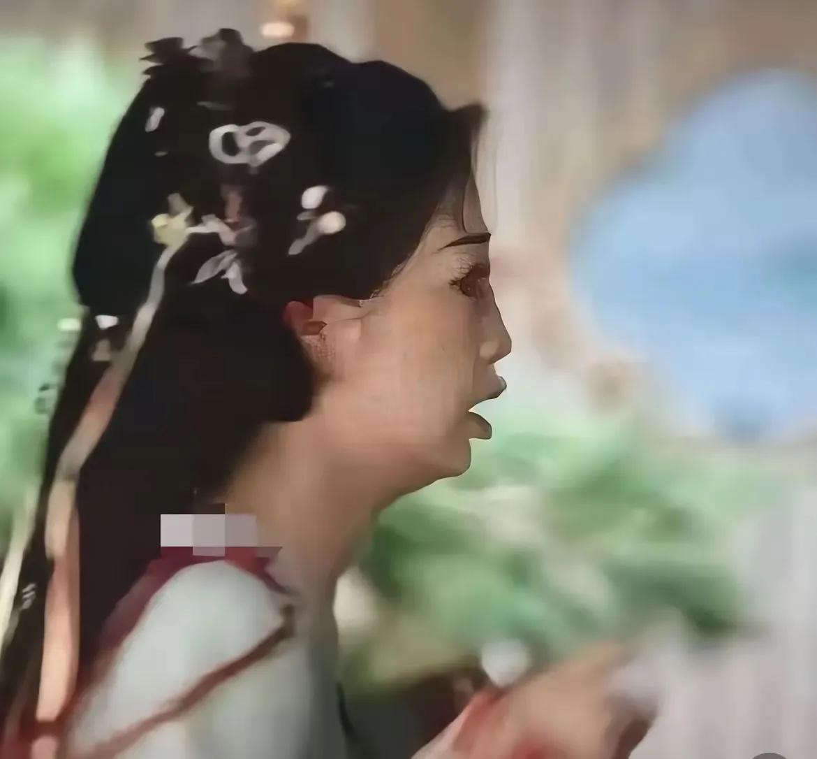 这个侧脸是认真的吗……？如果是真的，有点虾仁…，仿佛什么…成了精……[汗]。这