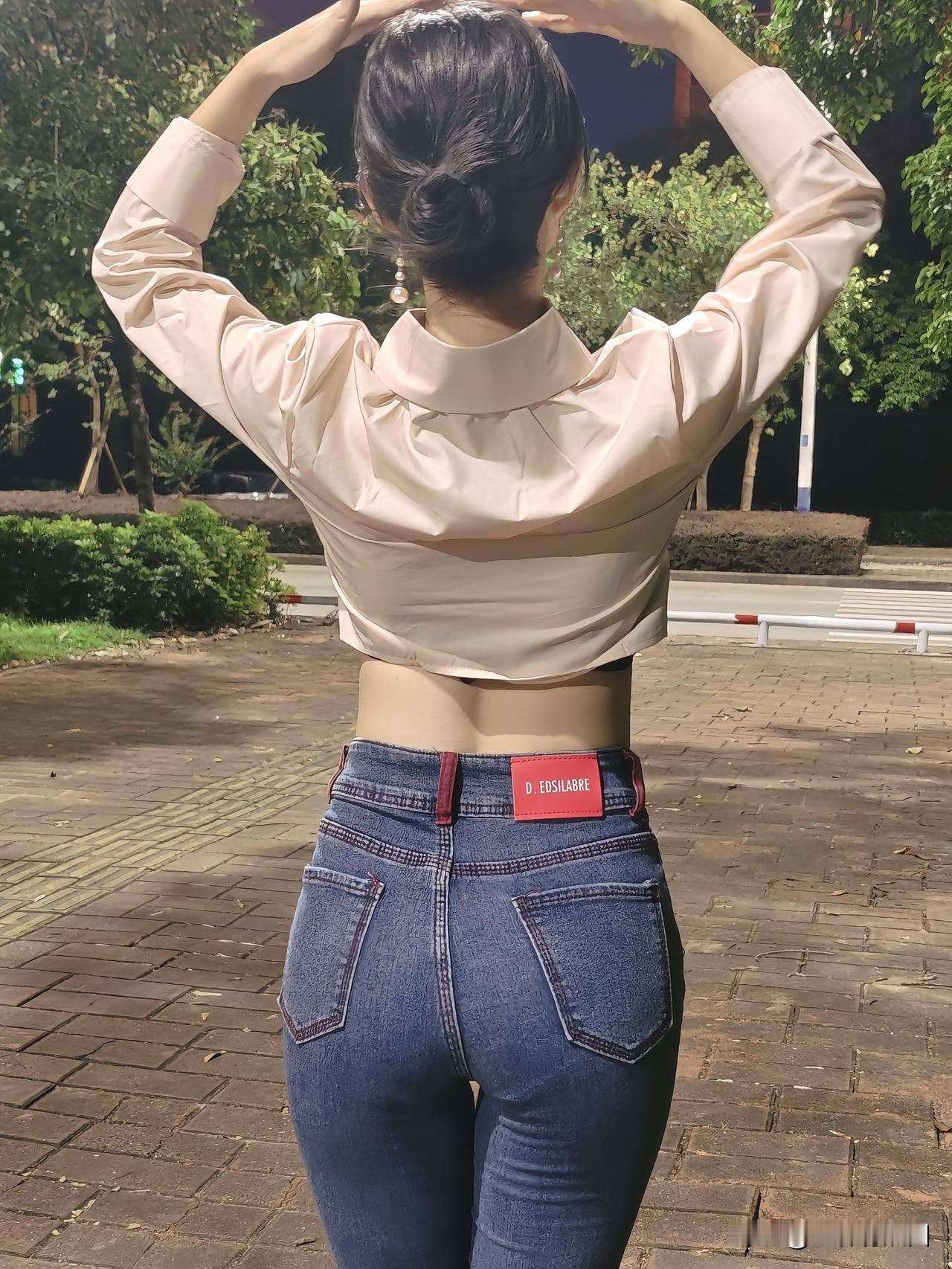 穿搭我不懂，但牛仔裤或许是我的舒适区～