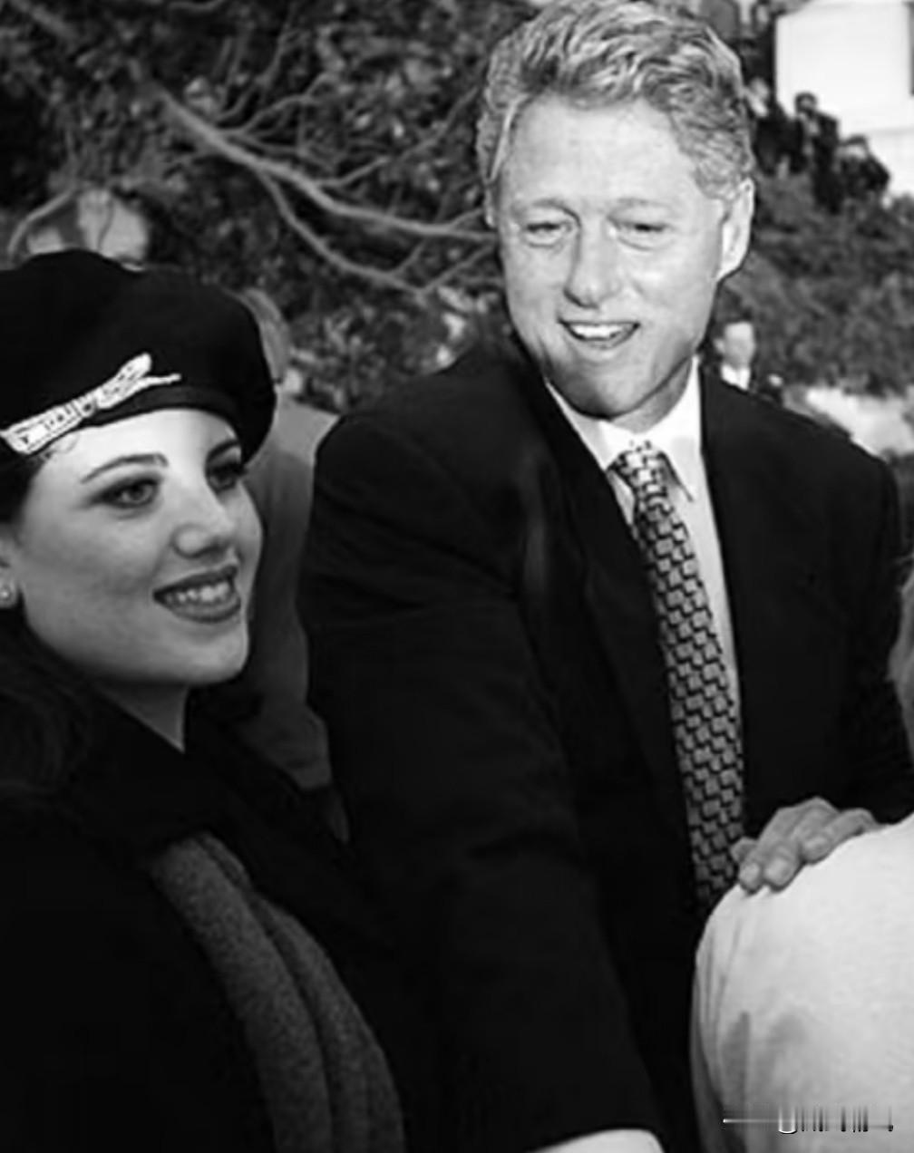 发酵的克林顿萝莉岛事件，又突然让人想起1996年莱文斯基克林顿的风流事件，后来