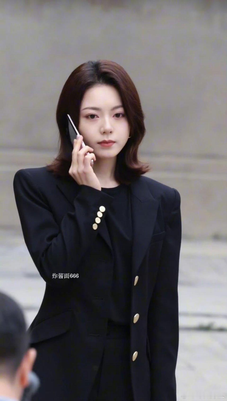 赵今麦被很多人评价和谁都没有cp感，这评价对上升花来说很可怕，这代表在偶像剧的路