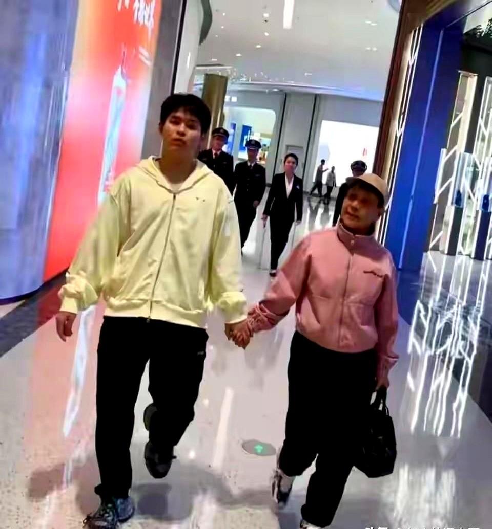 11月24日上海徐汇发布上海体育局将招聘35名优秀运动员。上海男队在全运会只捧