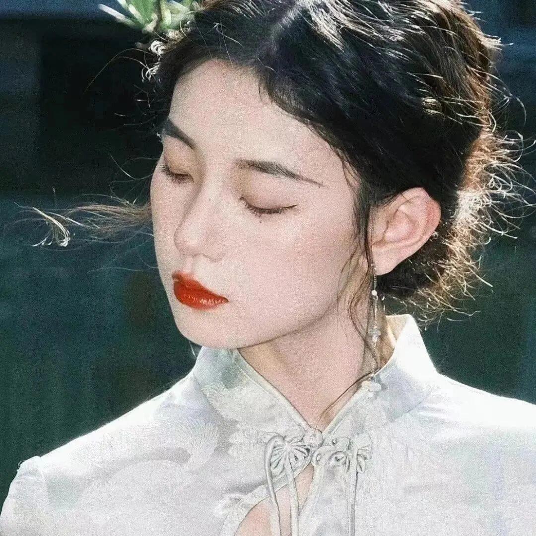 清冷感ins风女头🙌[抱抱]​​​