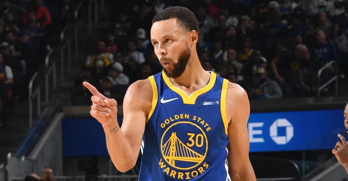 能维持甚至继续提升表现的话那的确是的，但年青人的表现通常会有波动。库明加还需要