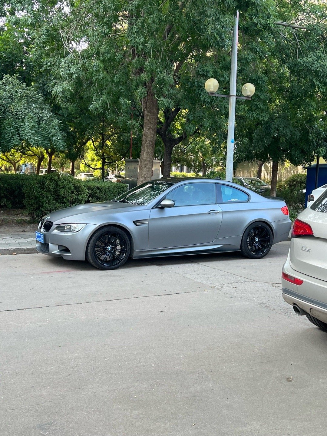 刚洗的车，最近应该下不了雨了吧[墨镜]​​​