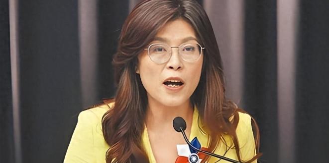 民进党团在“立法院”院会抛出正式“谴责大陆案”，一读通过，国民党韩国瑜、傅崐萁两