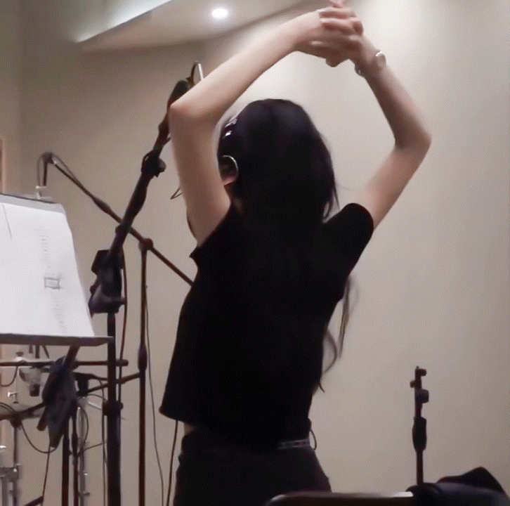 吴宣仪有戏wxy吴宣仪叶星星我滴朋友们like一下like一下