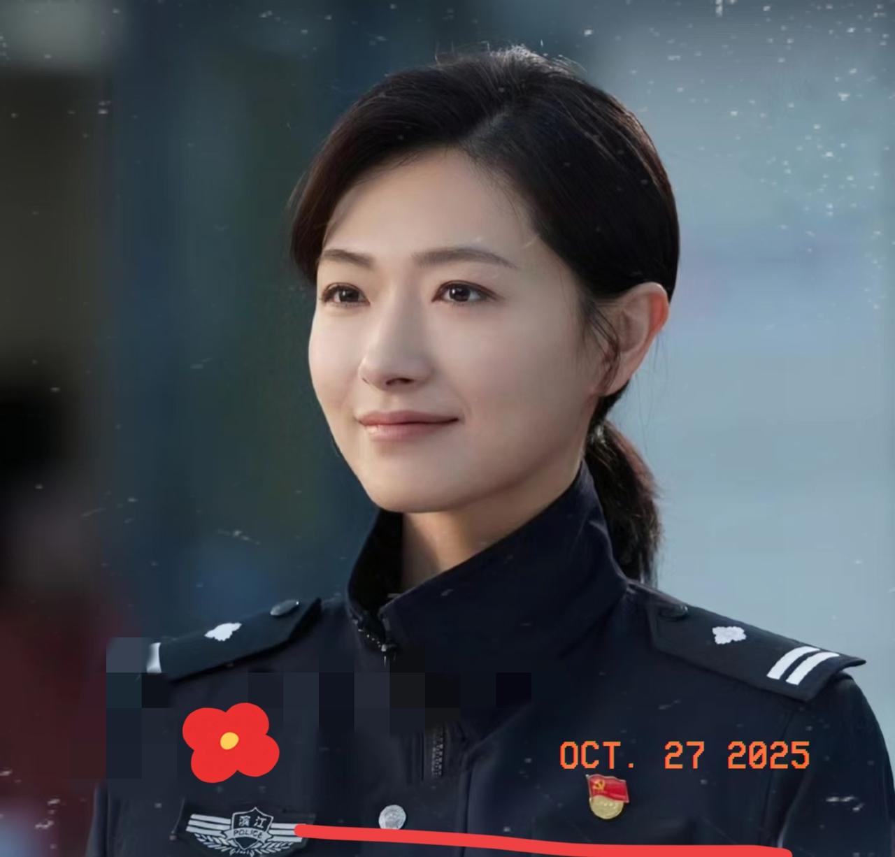 男子娶了个警察当老婆,每次打架他老婆不是薅头发就是挠脸,男子有一次实在是忍不住了