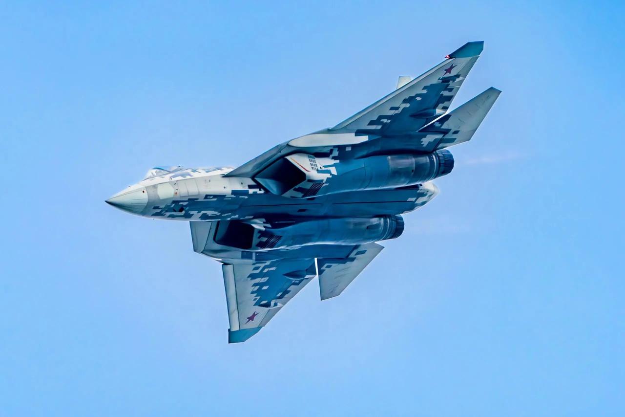 俄罗斯为啥不用苏-57？这么说吧，俄罗斯不敢用苏57，因为韩国卡住了它的脖子。虽