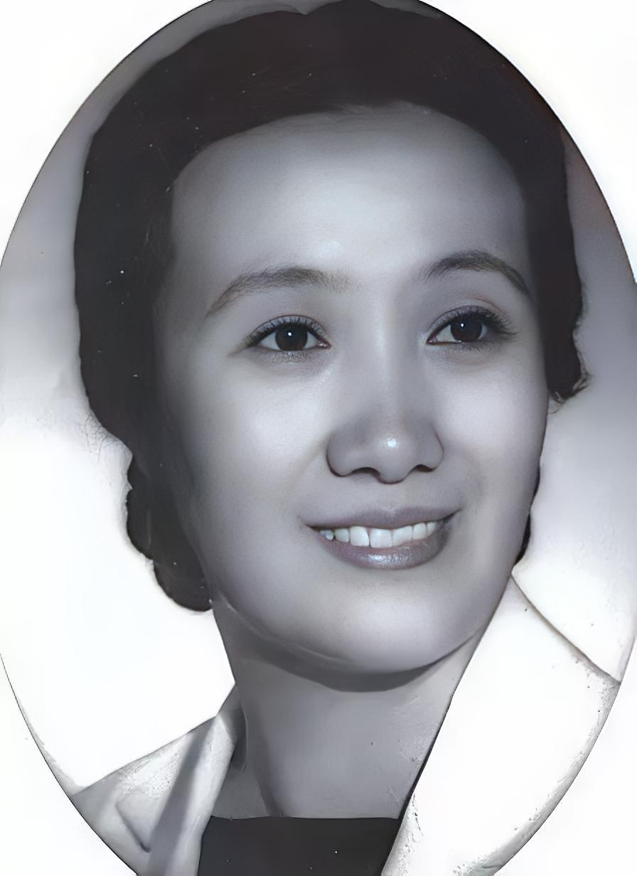 1949年，宋时轮受邀参加宴会，目光被一位女子吸引。仔细一看，宋时轮顿感震惊，腾