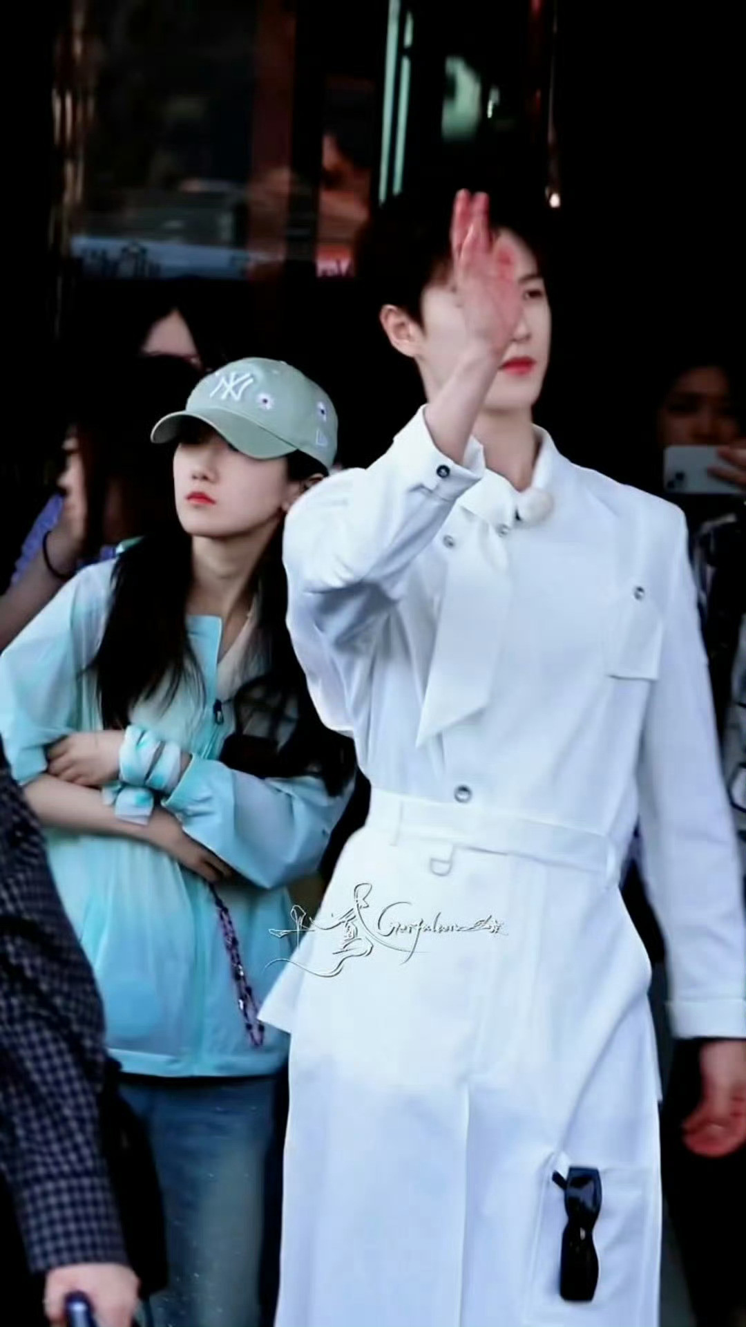  泉州站奔跑吧第二场录制，全员小厨神造型吸睛，可惜少了孟子义和张真源。张真源在为