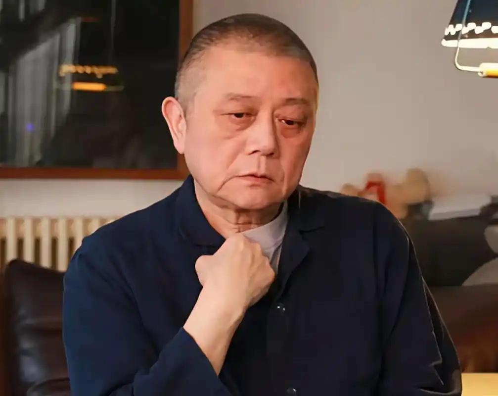 王朔这老炮儿当年真是语不惊人死不休！2007年凤凰卫视访谈上，别人都在聊台海局势