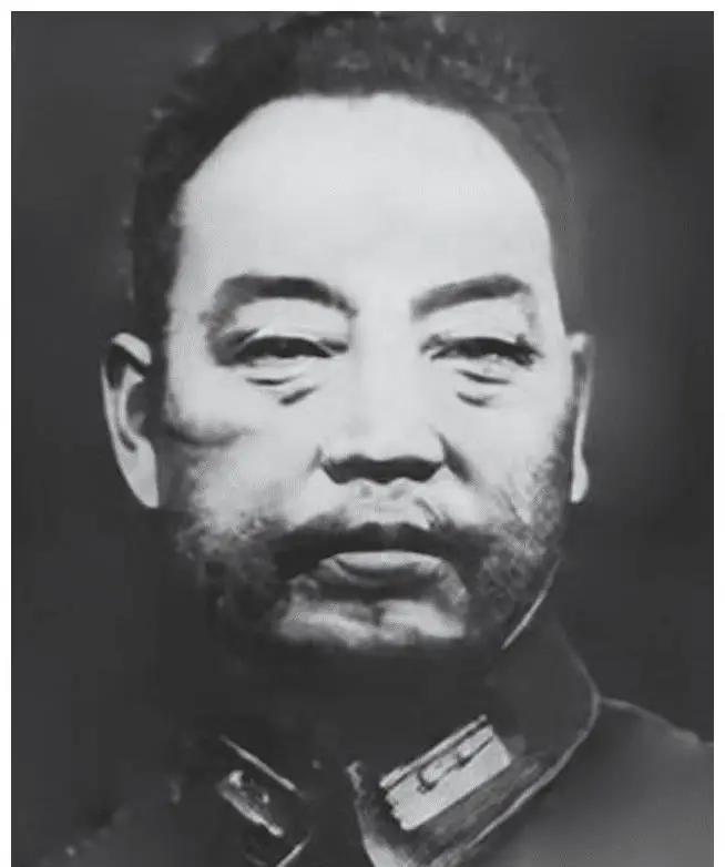 1947年8月，国民党师长李铁民下令将一百多地下党杀害，少将韩君明劝他：“老铁，