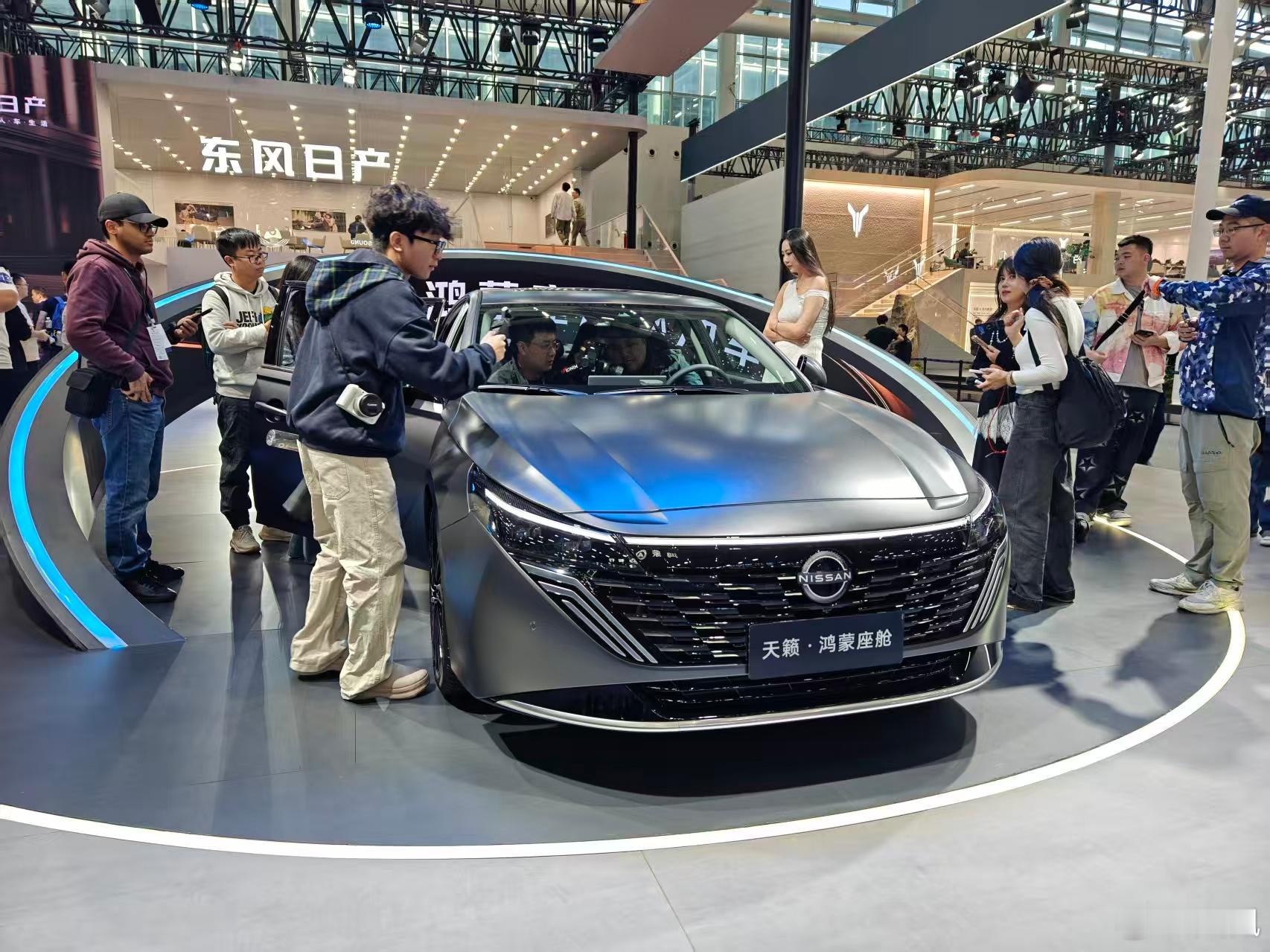 以前新轩逸的价格，你跟我说现在可以买天籁带全系标配的鸿蒙座舱5连带着标配的还有H