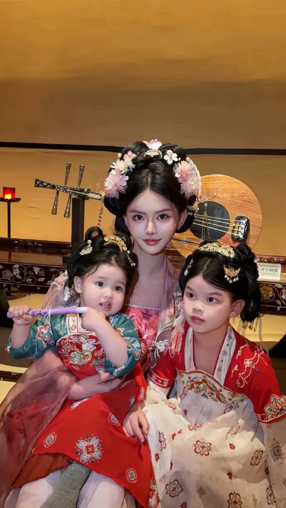 韩安冉你为什么不把小猪妹p的好看点，只p自己和优米。