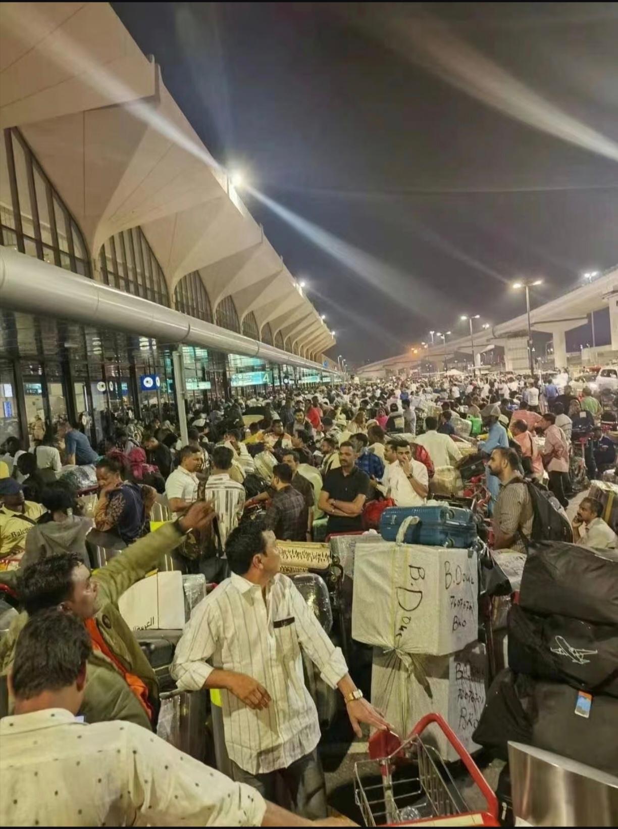 终于见识到！原来在战争面前，任何人都无法置身事外李茂和弦子原本去迪拜度假，却