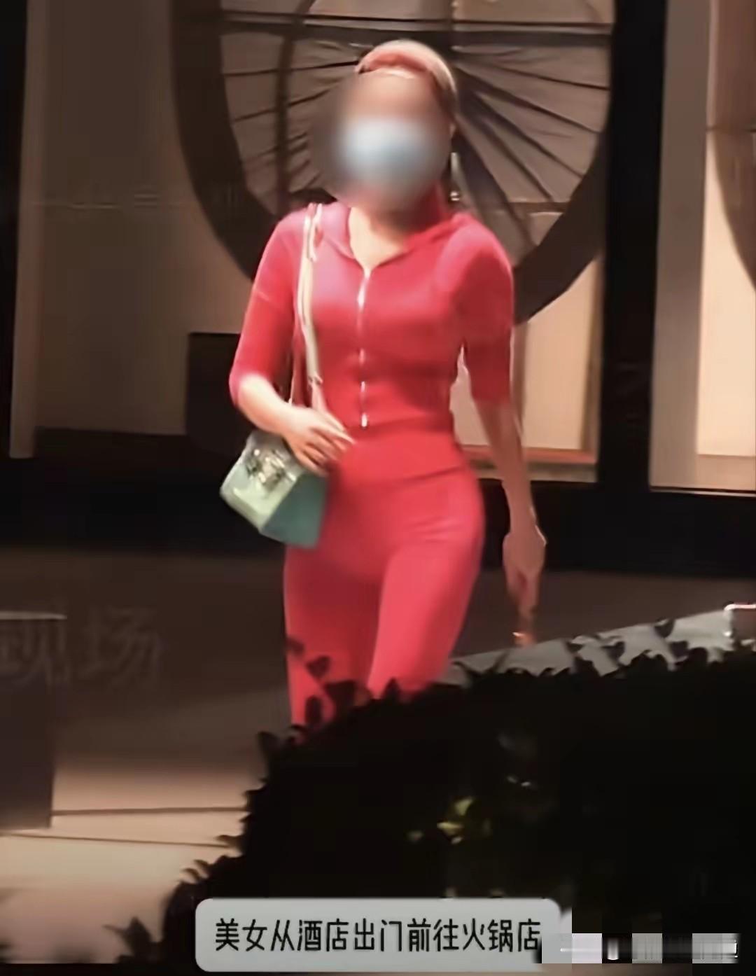 原来狗仔预告的大瓜主角，竟然是包贝尔！包文婧去年5月刚生下二胎。8月26日，