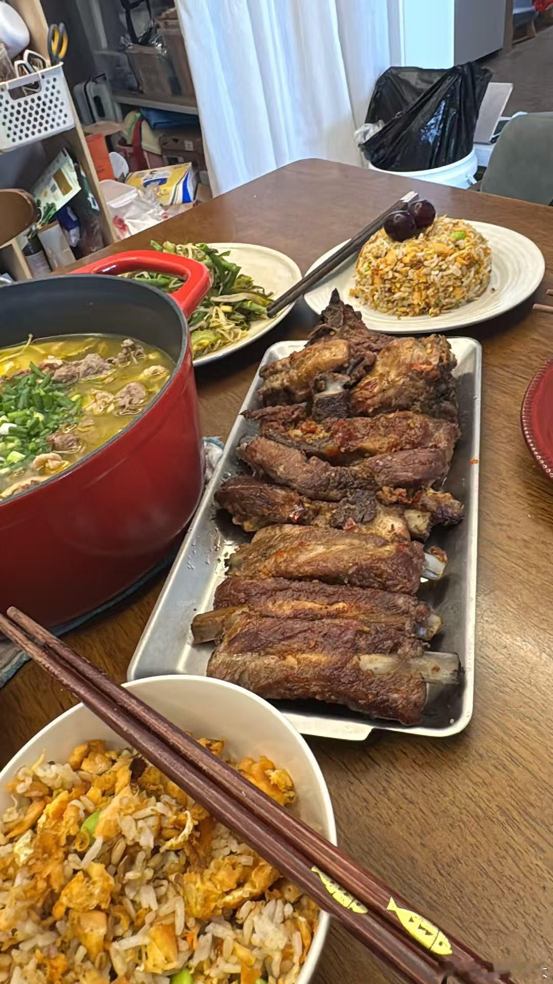 一位朋友的午餐：饭炒蛋