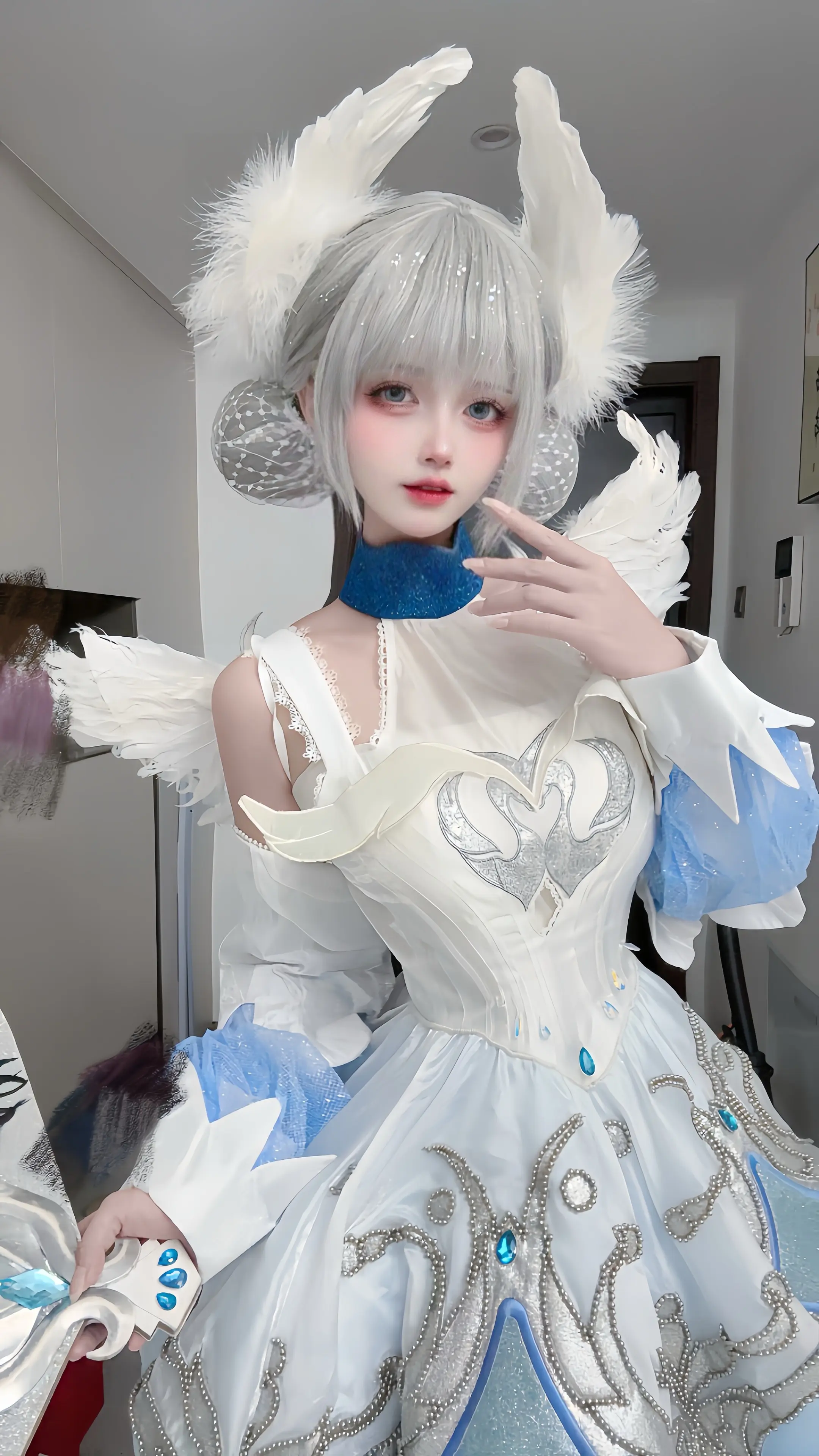 Cos圈来了个无关紧要的人。