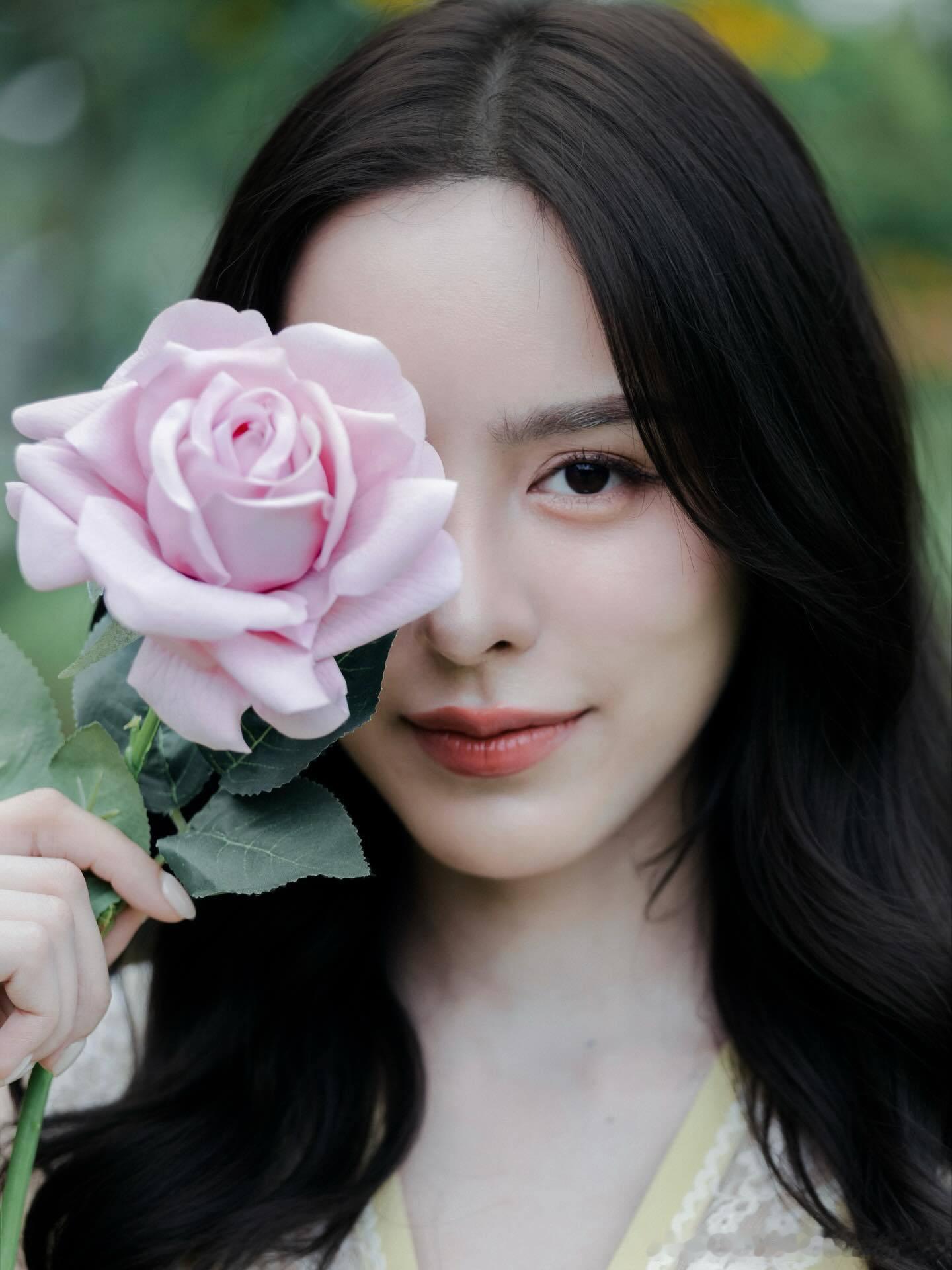 punpreedee女鹅IG更新！为服装品牌ASV拍的推广图！眼前一亮