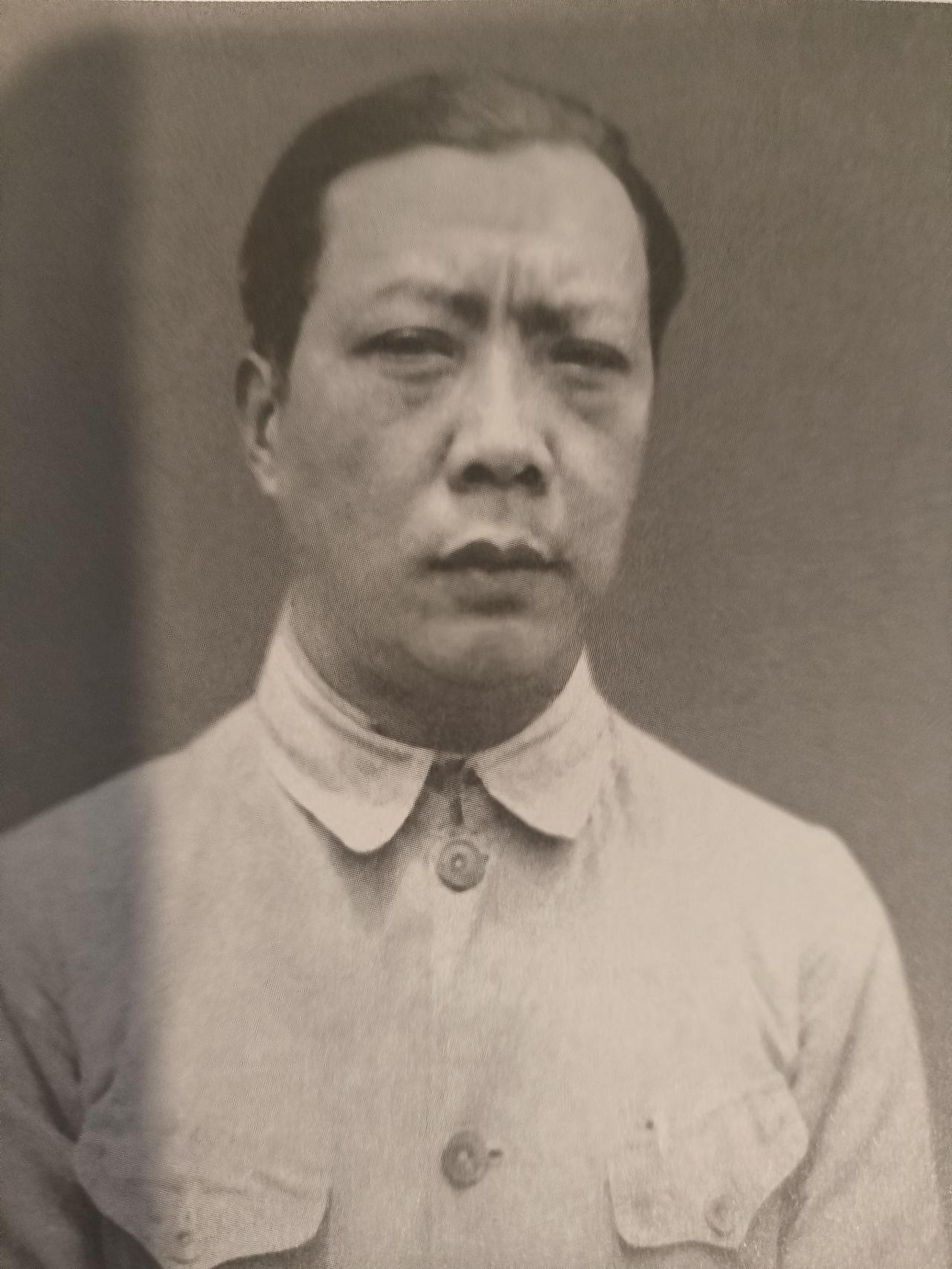 李一氓回忆长征故事三担任营教导员特种连解散后，李一氓接到新任务，