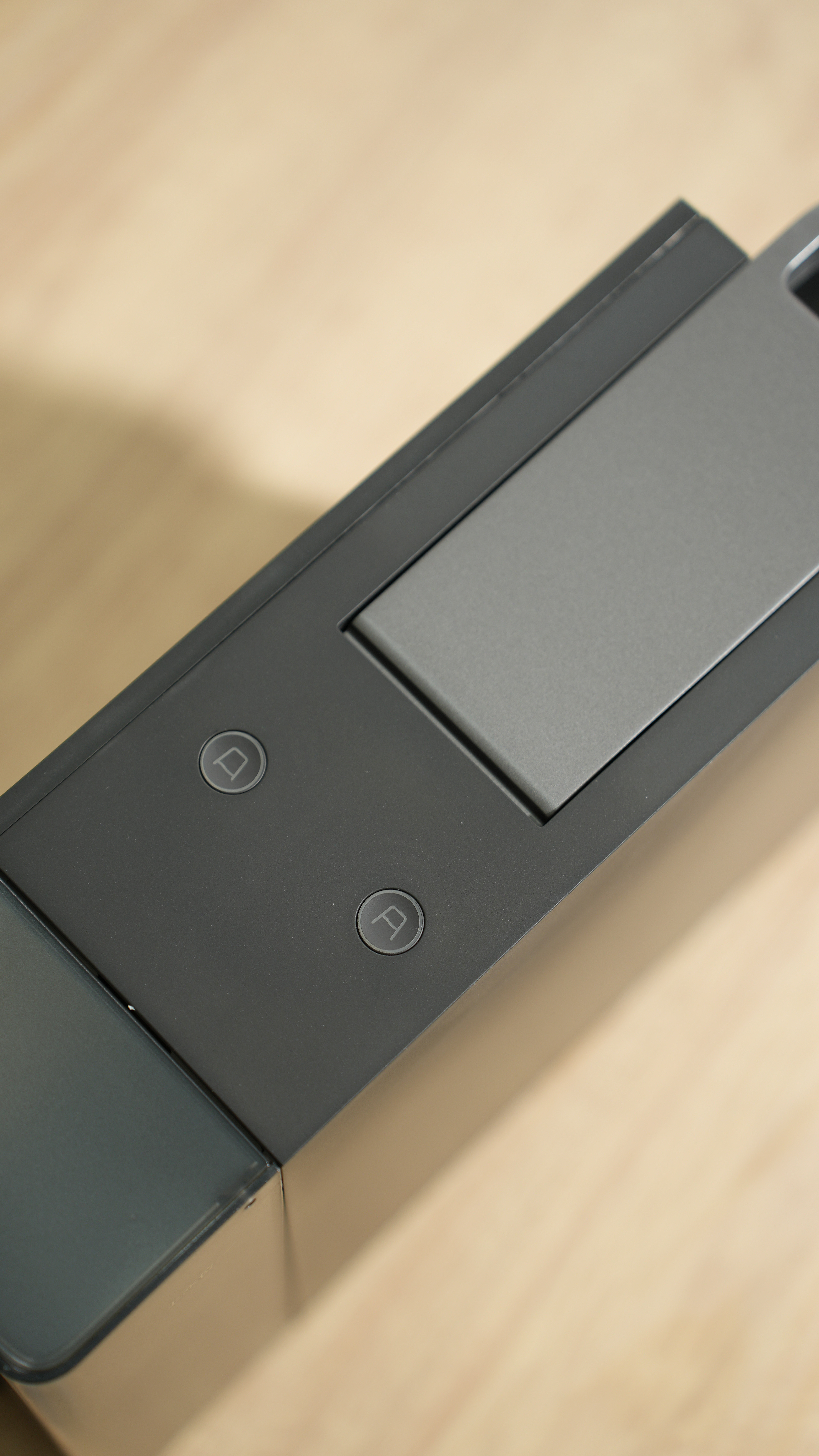 米家胶囊咖啡机S1，早起给自己来杯咖啡就巴适的很，有磁吸胶囊挂架，可以收纳20颗