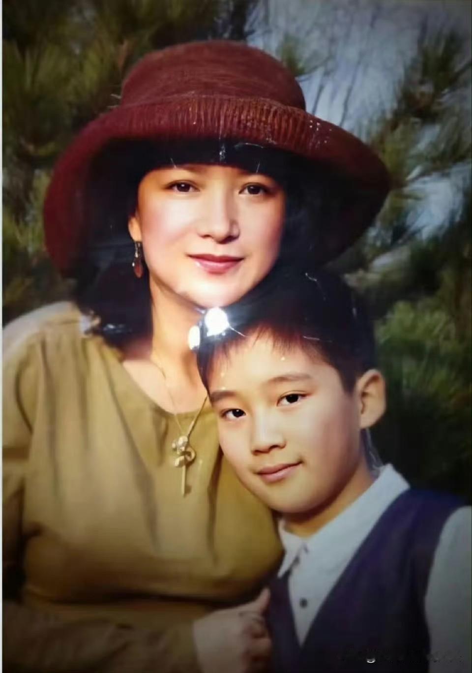 不用怀疑，何晴在北京郊区那套别墅会一直默默陪着她儿子，就像她生前那样不声不响却