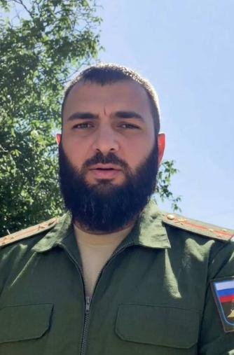 来自格鲁吉亚南奥塞梯的分离份子拉马兹·埃尔扎罗夫，想趁着暴揍过格鲁吉亚的余威，来