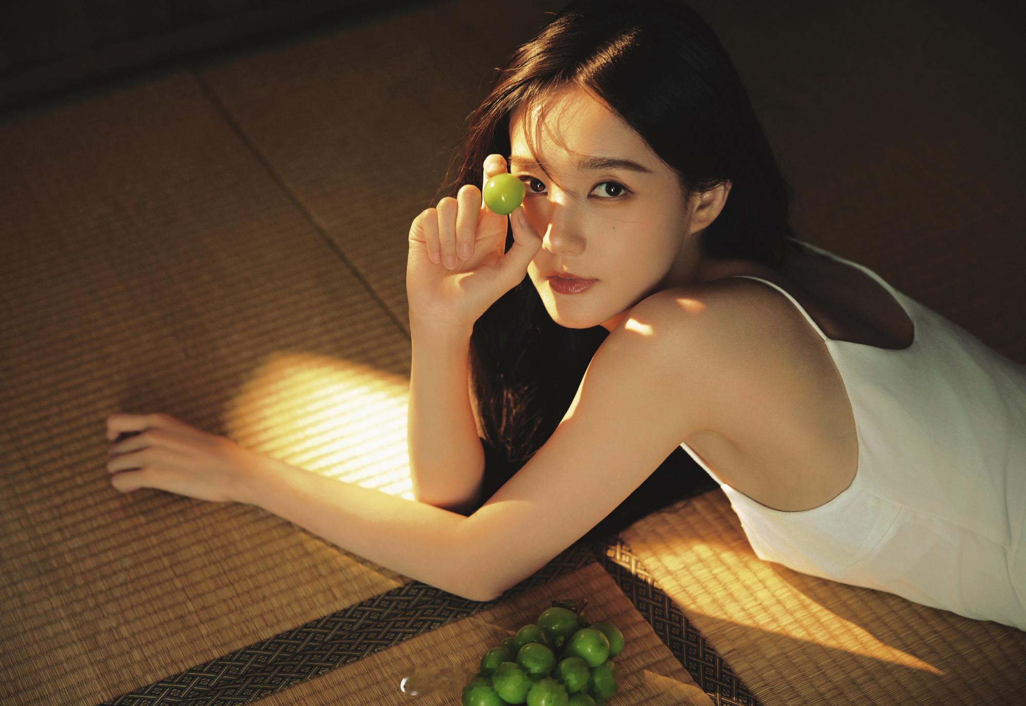 李一桐白色吊带小清新私服写真