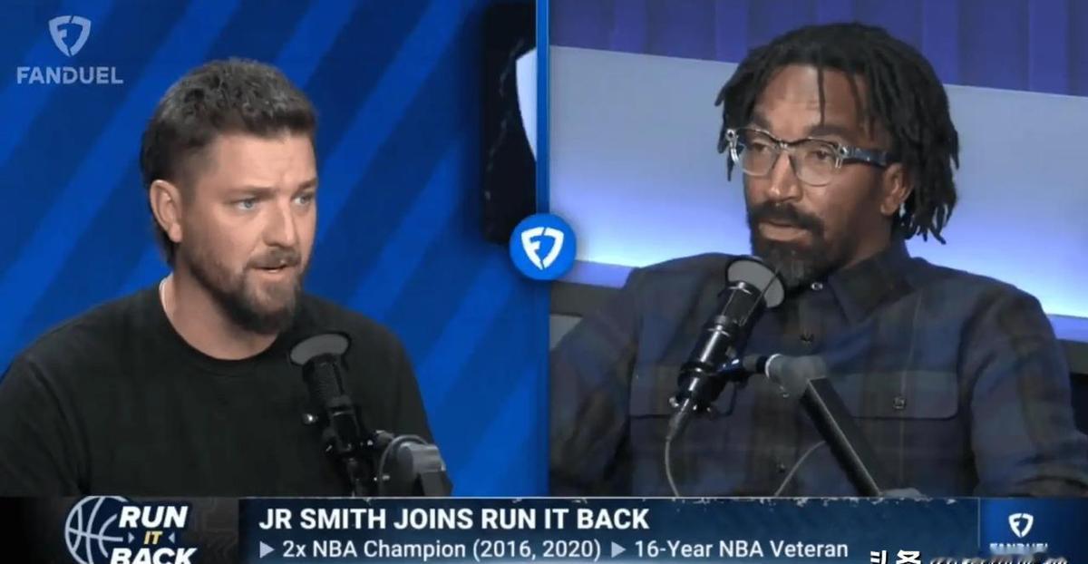 37岁场均29.6分你敢信？库里刚干完这件事：连续5个赛季扔进300+三分，历