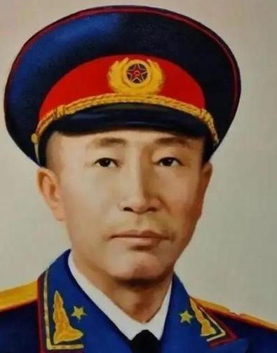 1955年评衔授衔，彭德怀看完名单，“啪”地把茶杯往桌上一放，对着毛主席说：解方