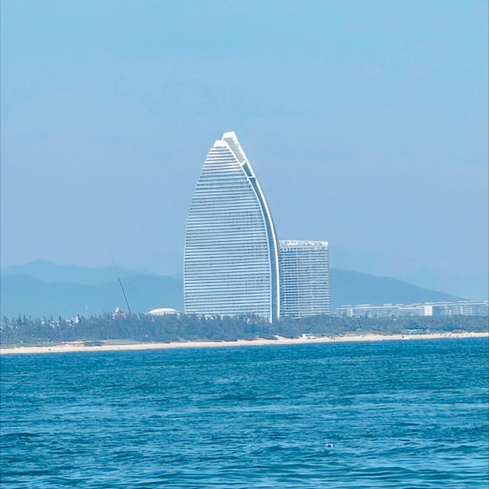 南部战区轰炸机编队第一次巡航南海释放出4个重要信号 近日，南部战区轰炸机编队