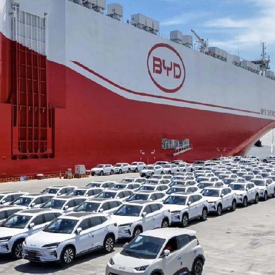 终于有网友扒出来了比亚迪涨价根本不是想多赚钱，恰恰相反，是因为存储芯片真的涨