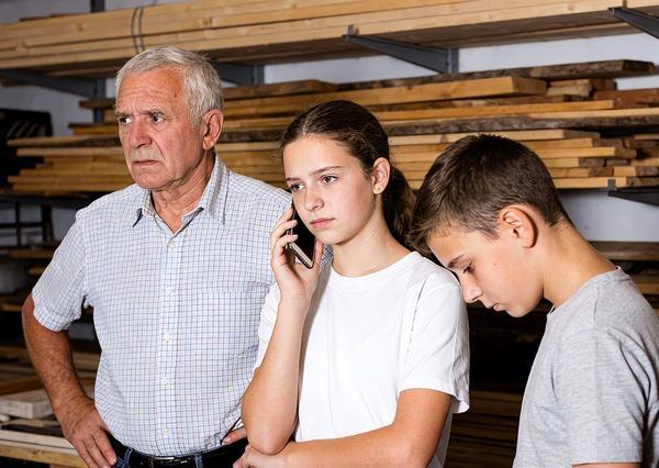 人生起伏别慌神！这两样东西比运气更能护你一生安稳最近网上特流行一句话，叫“