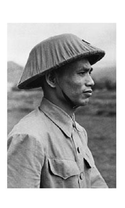 1979年，刚打下柬埔寨的越南大将文进勇，当着所有人的面口出狂言：“我要和中国碰
