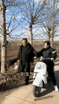 任我耍点小脾气[笑着哭]我行我素很拉风，任她恳求无动衷；河东狮子怒发吼，吓破