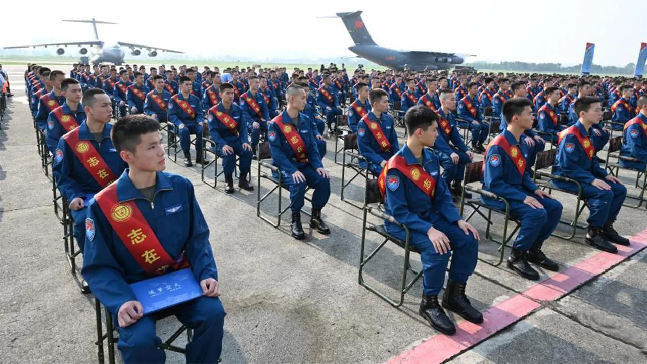 2023年，湖南省空军飞行学员录取180人2024年，湖南省空军飞行学员录取1