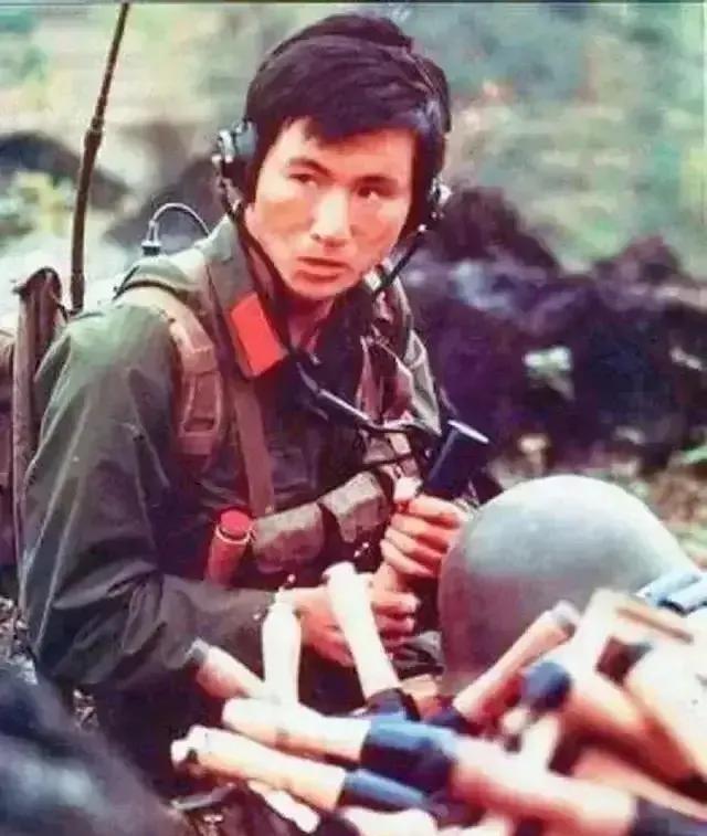 1985年，老山战场上，杨启良歼敌18人，转业后却遭地方恶霸刁难，他看了恶霸一眼