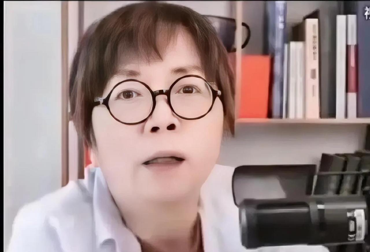 黄智贤霸气回应:如果黄伟哲有贪污，那就抓起来，我绝对不会因为他是我的亲哥哥，我