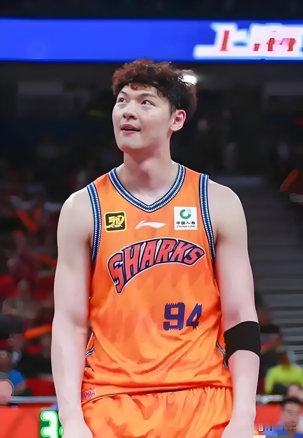 俱乐部杯上海淘汰香港！上海101：78大胜香港金牛，看看球员数据，谁是赢球功臣？