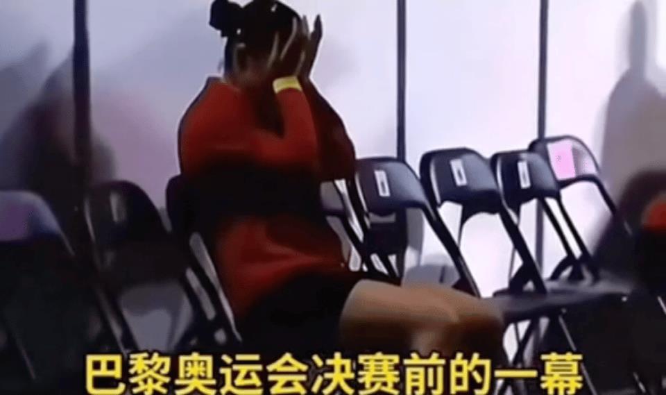 还是第一次刷到巴奥决赛前的这一幕，真的泪目了！大梦坐在最后一排，双手捂着脸，默