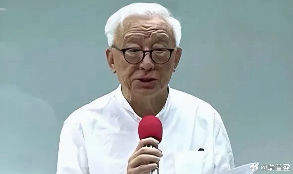 曹兴城又在公然搞“去中国化”，甚至叫嚣要去掉所有带“中”字的内容，还以此为由辞去