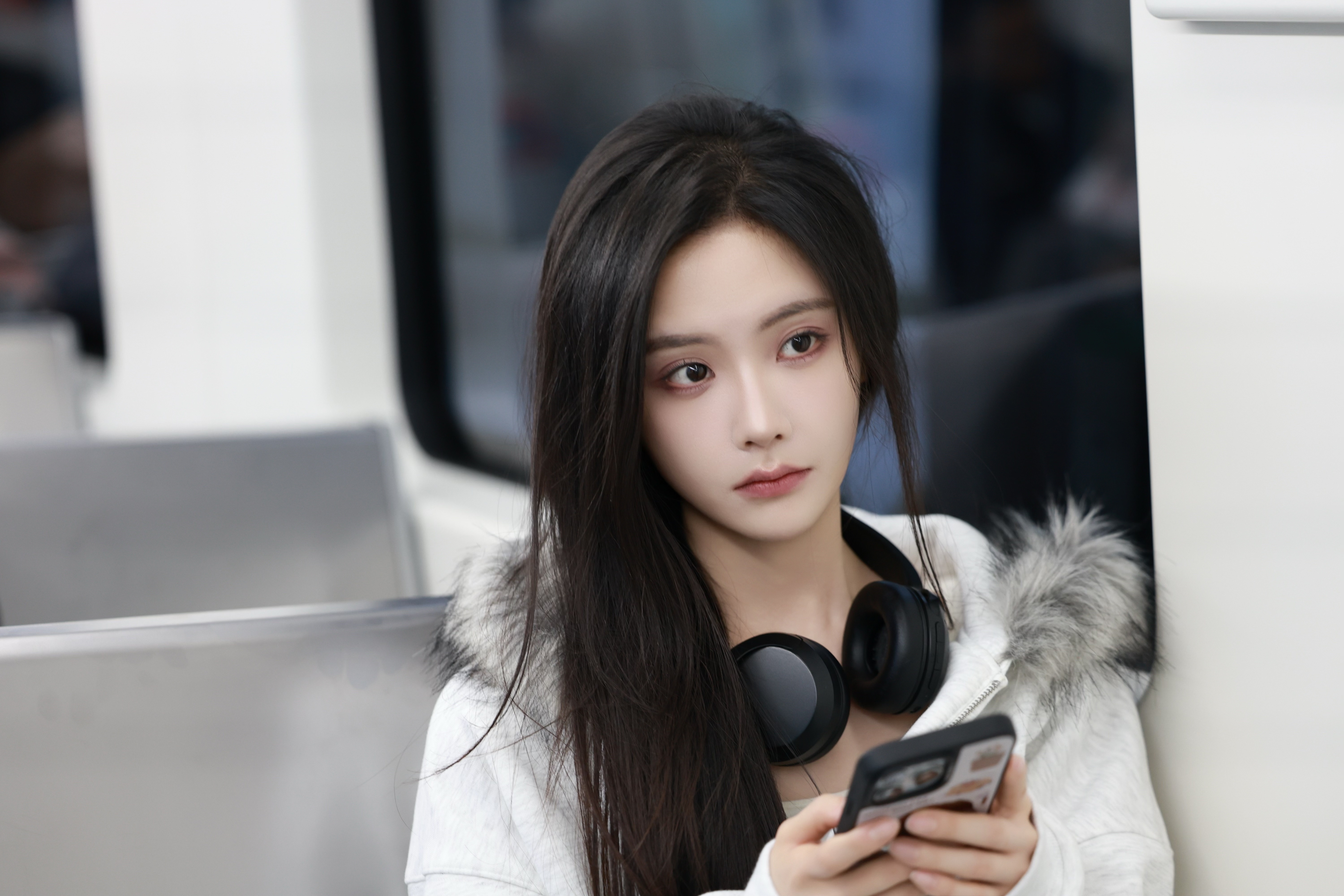 地铁偶遇清冷美人